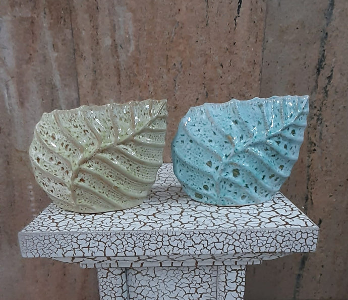 12cm Glazed Ceramic Leaf Base - Green Gardens Mihiliya (Pvt) Ltd