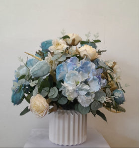 Artificial Floral Arrangement (h:42cm w:33cm)
