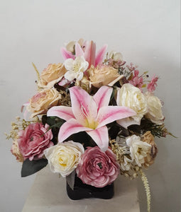 Artificial Floral Arrangement (h:40cm w:40cm)