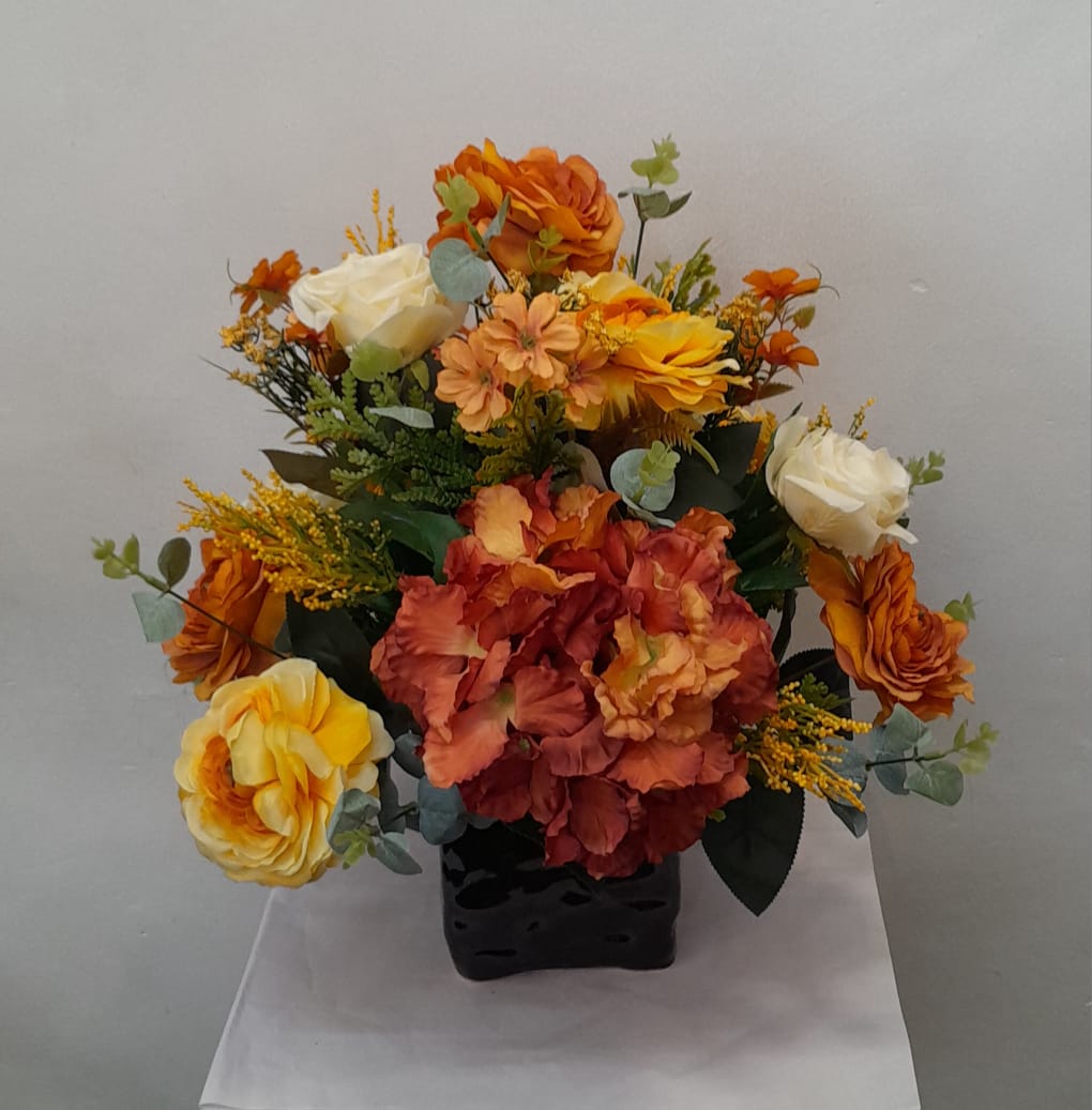 Artificial Floral Arrangement (h:45cm w:40cm)