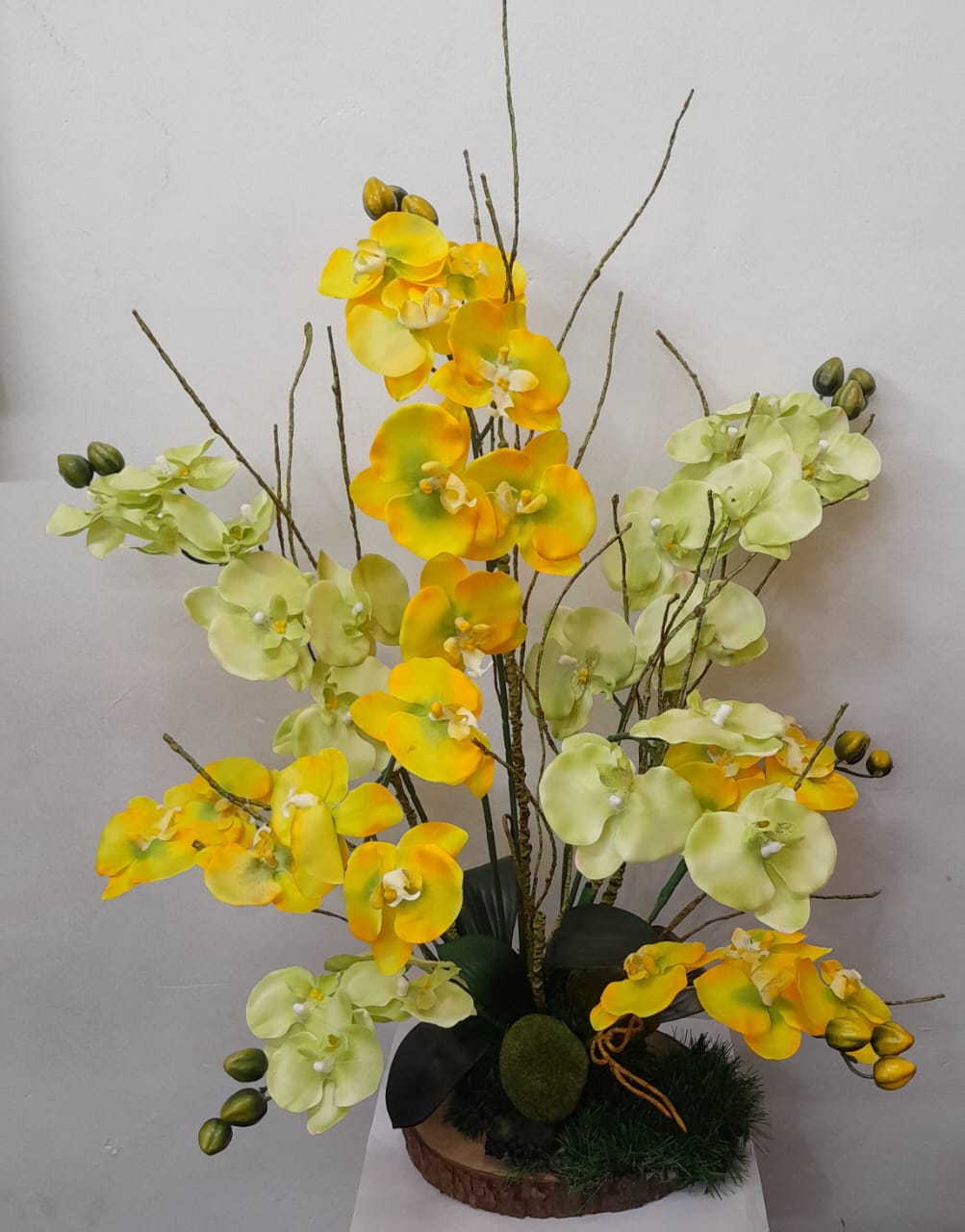 Artificial Floral Arrangement (h:80cm w:57cm)