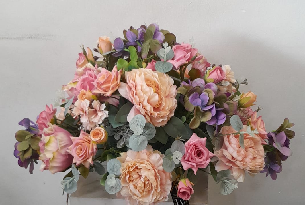 Artificial Floral Arrangement (h:36cm w:63cm)