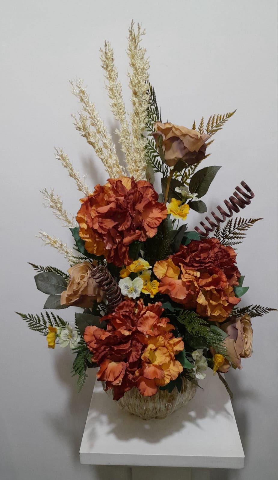 Artificial Floral Arrangement (h:75cm w:45cm)