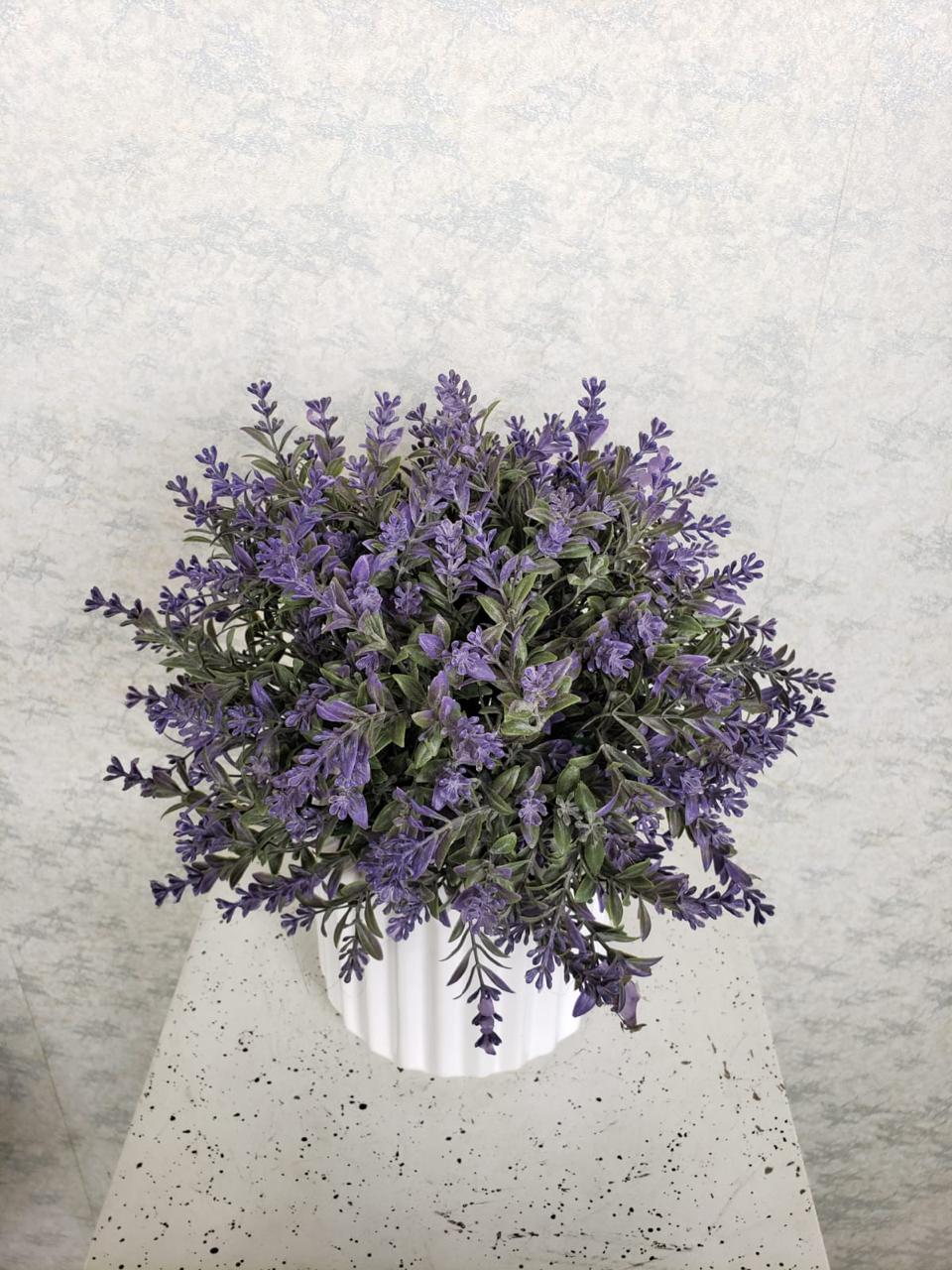 Artificial Floral Arrangement (h:35cm w:29cm)