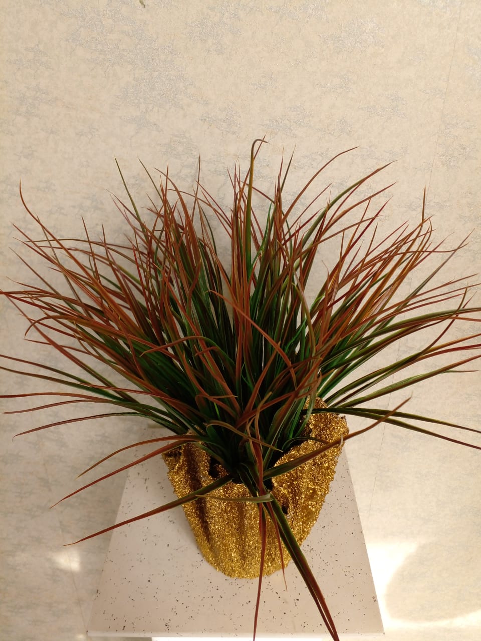 Artificial Floral Arrangement (h:43cm w:55cm)