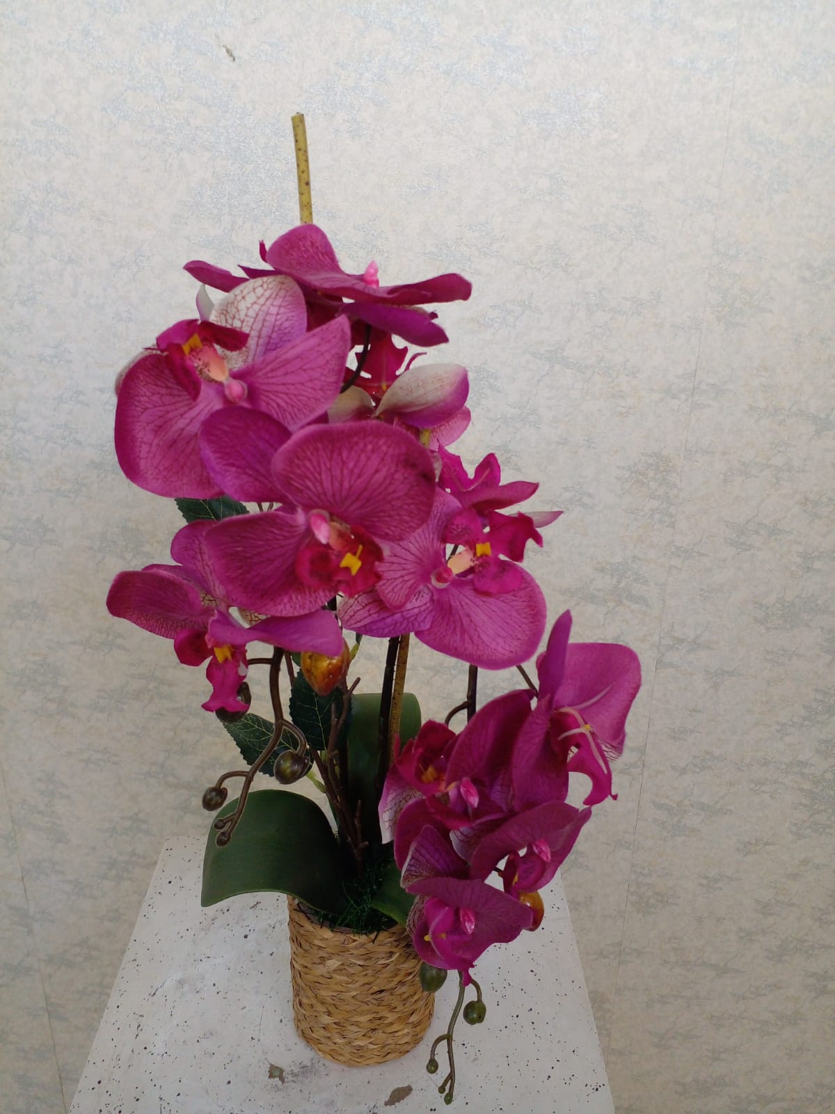 Artificial Floral Arrangement (h:43cm w:21cm)