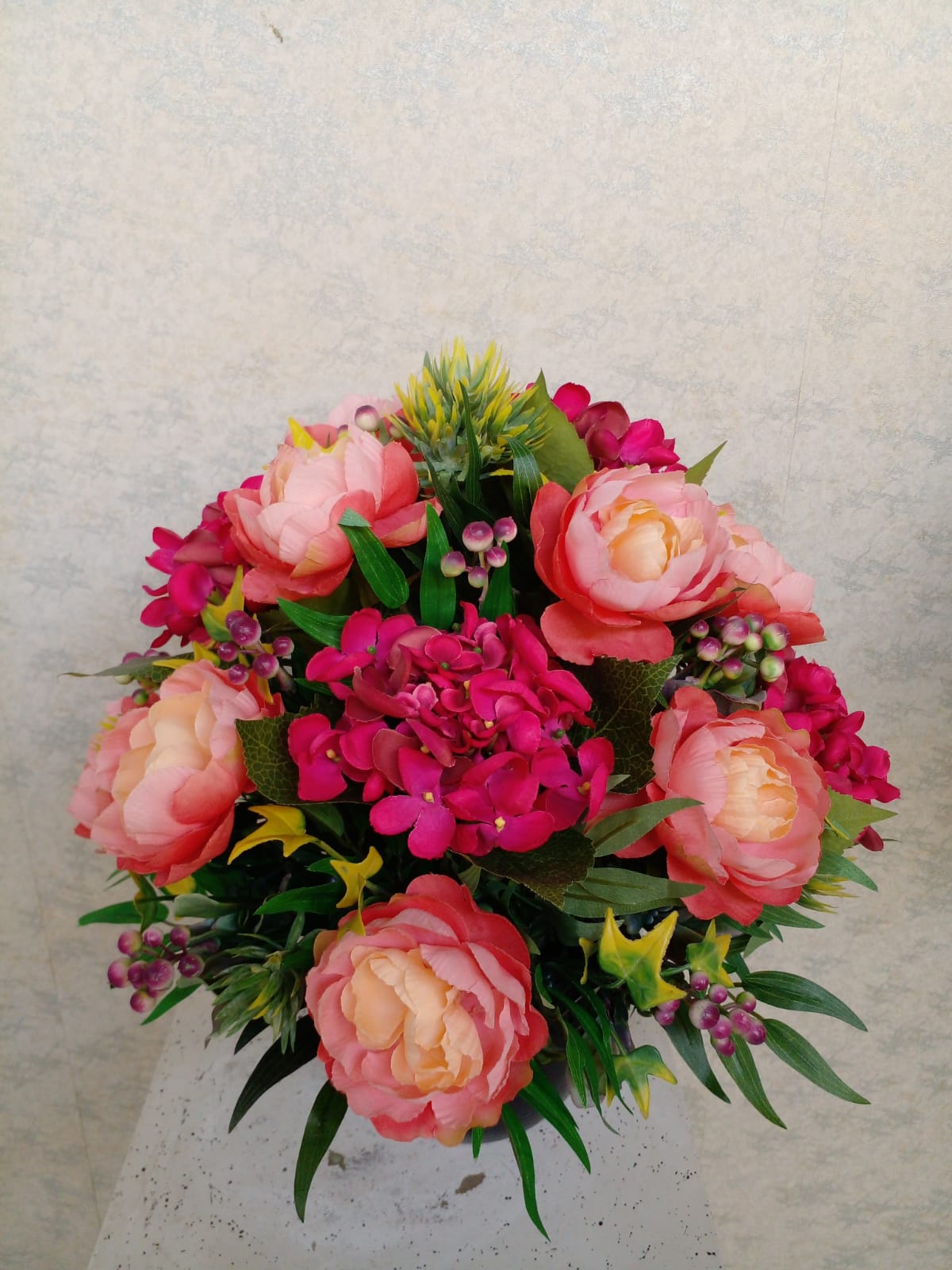 Artificial Floral Arrangement (h:40cm w:37cm)