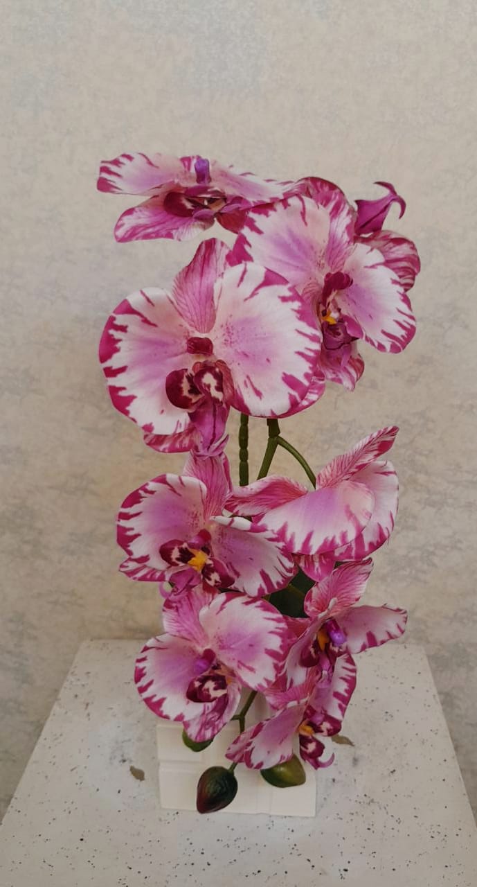 Artificial Floral Arrangement (h:36cm w:10cm)