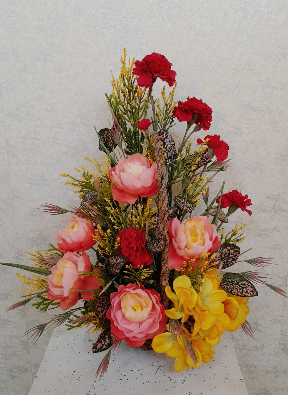 Artificial Floral Arrangement (h:44cm w:44cm)