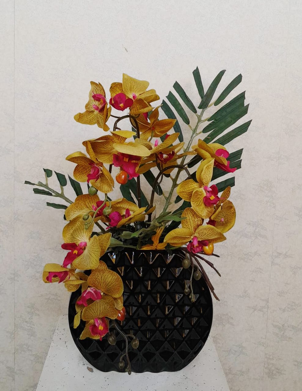 Artificial Floral Arrangement (h:50cm w:35cm)