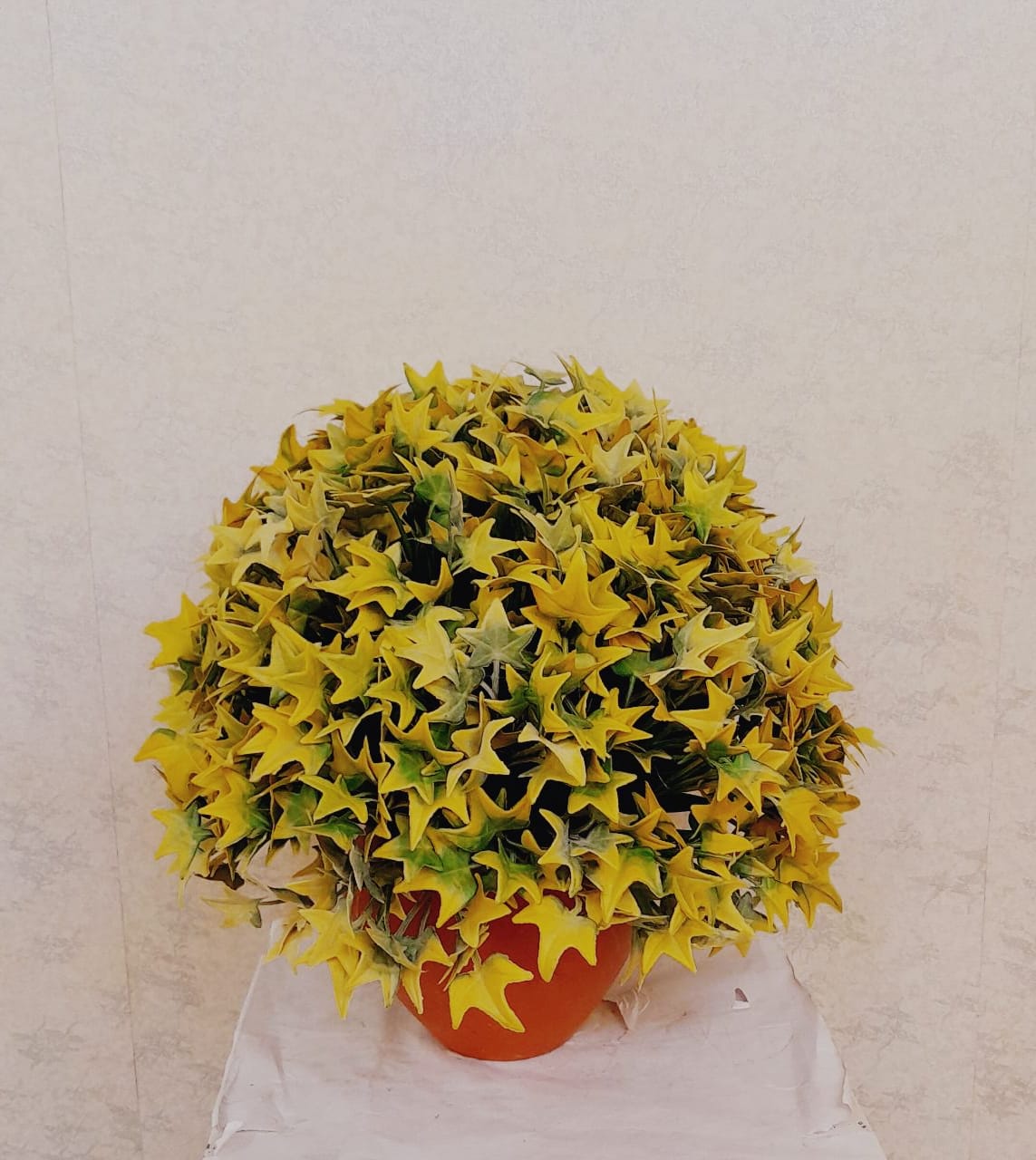 Artificial Floral Arrangement (h:35cm w:30cm)