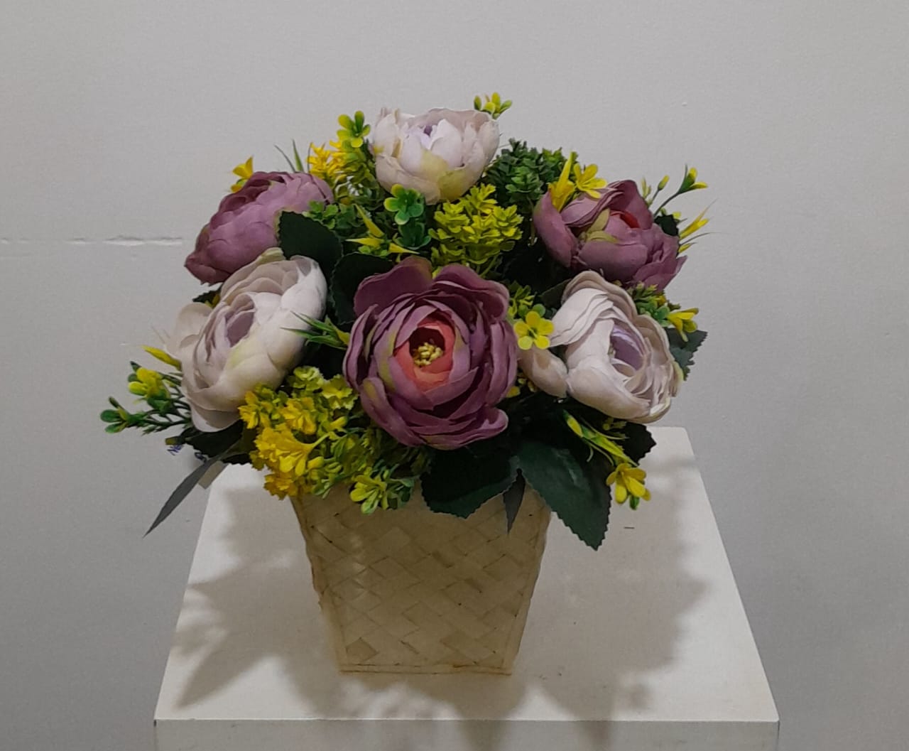Artificial Floral Arrangement (h:27cm w:25cm)