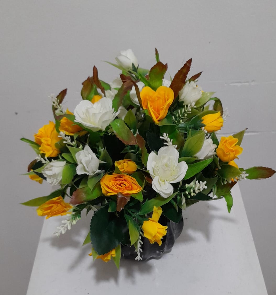 Artificial Floral Arrangement (h:25cm w:20cm)