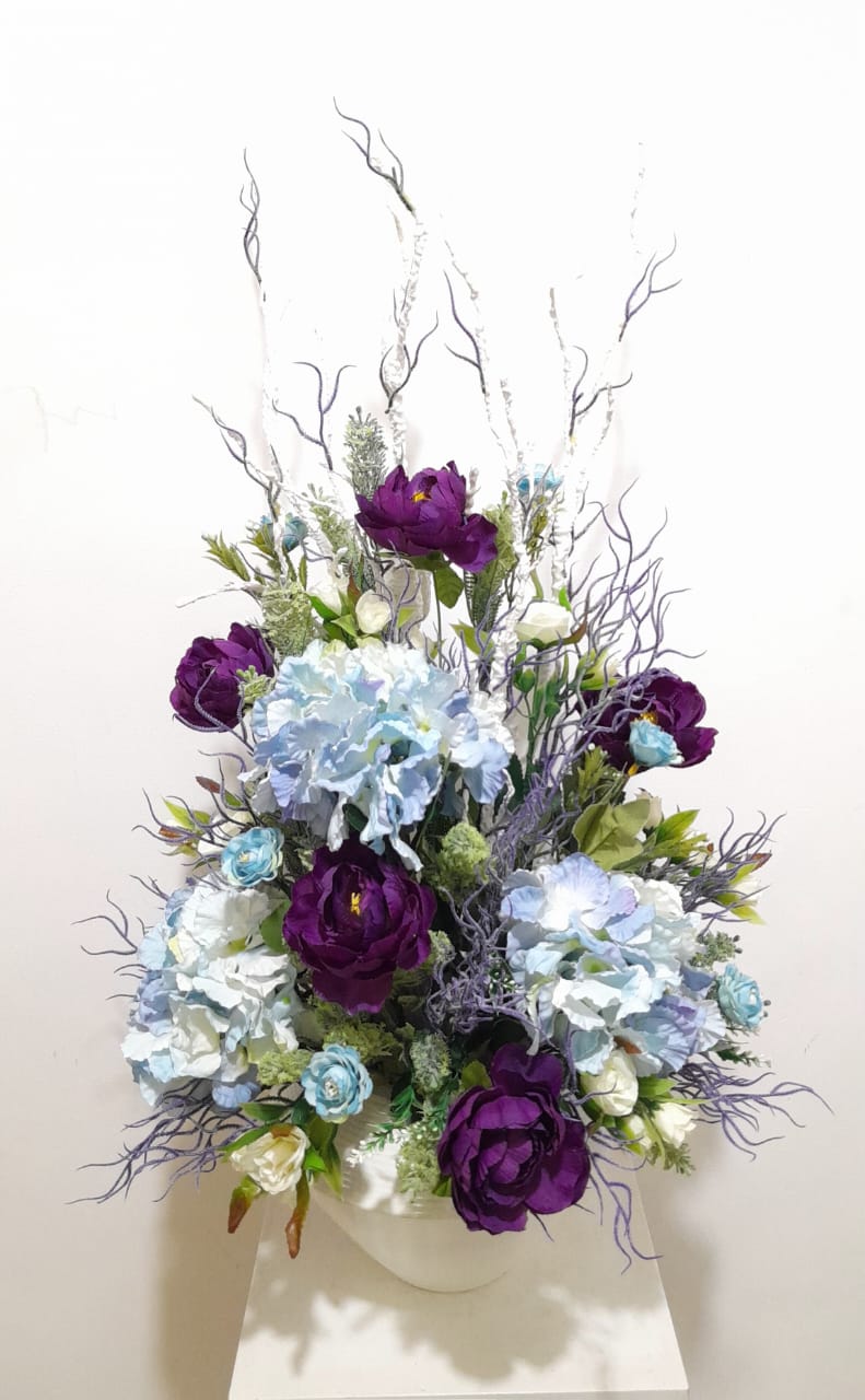 Artificial Floral Arrangement (h:70cm w:40cm)