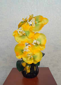Artificial Floral Arrangement (h:36cm w:20cm)