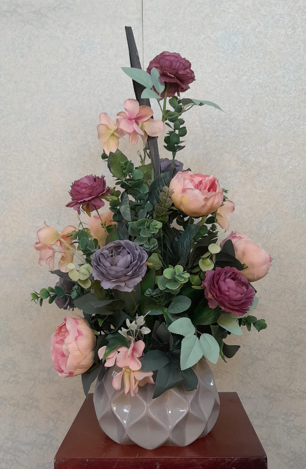 Artificial Floral Arrangement (h:60cm w:30cm)