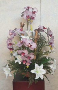 Artificial Floral Arrangement (h:72cm w:53cm)