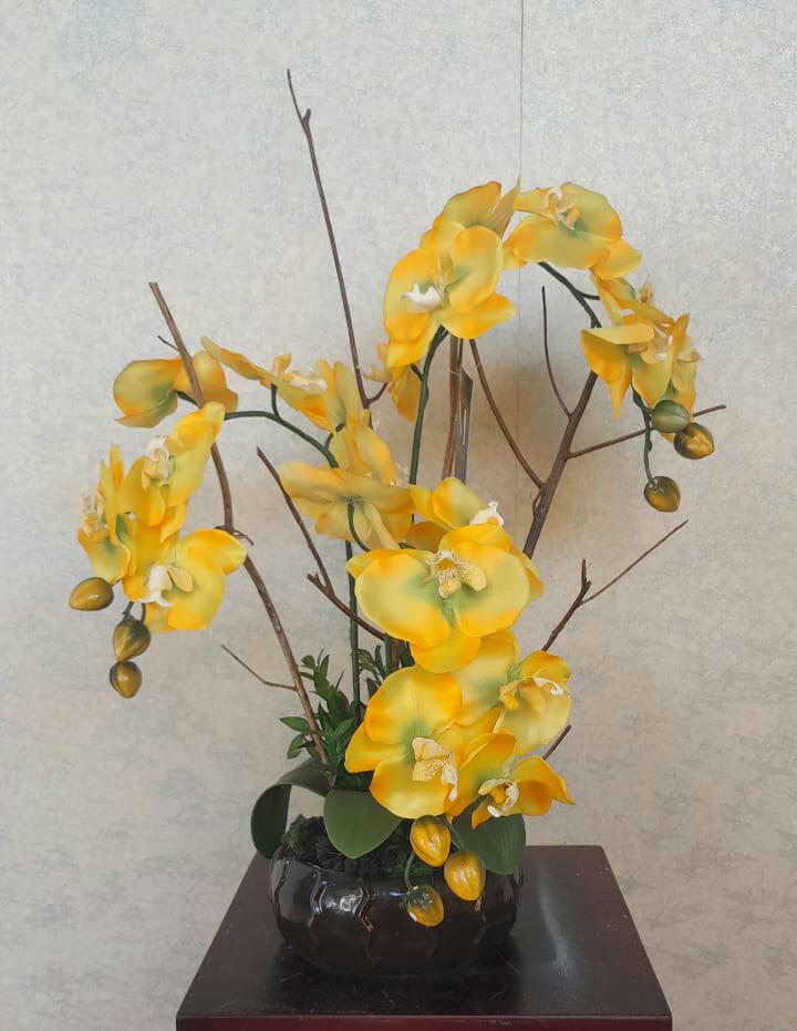 Artificial Floral Arrangement (h:60cm w:30cm)