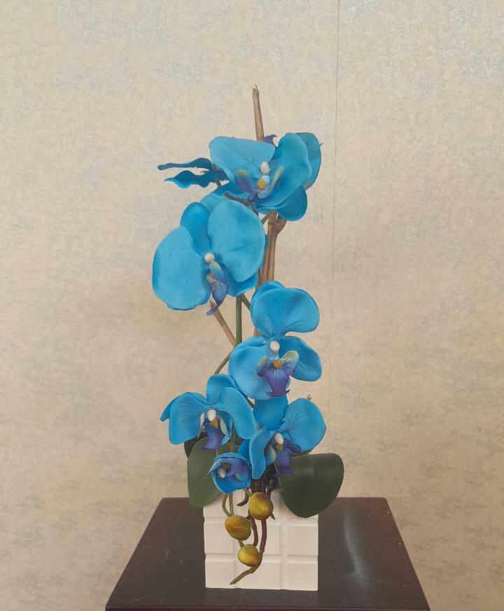Artificial Floral Arrangement (h:40cm w:16cm)