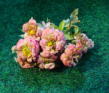 Load image into Gallery viewer, h :15 cm Mini Camellia Bunch

