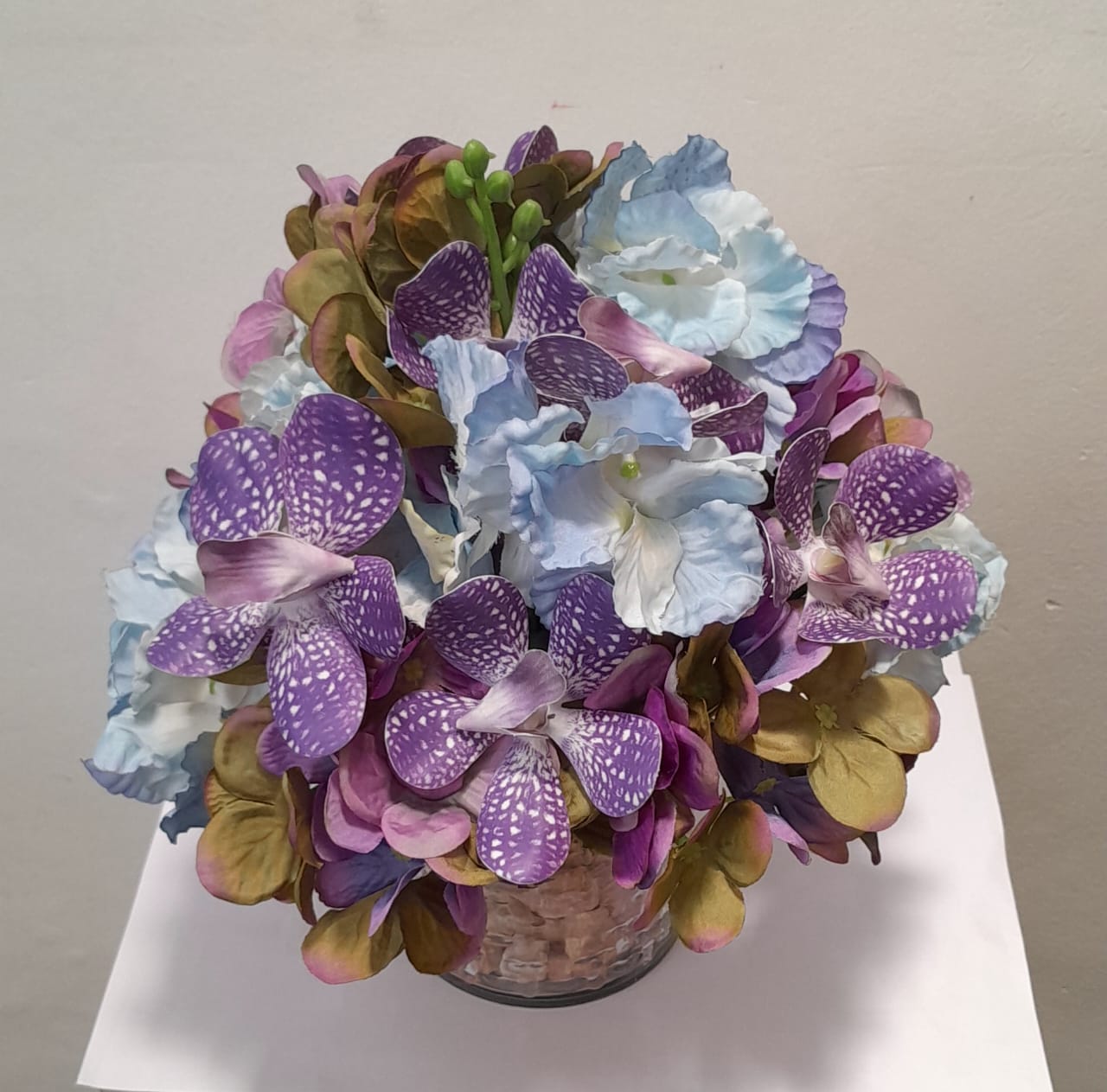 Artificial Floral Arrangement (h:30cm w:30cm)
