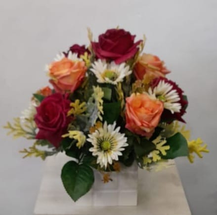Artificial Floral Arrangement (h:32cm w:32cm)