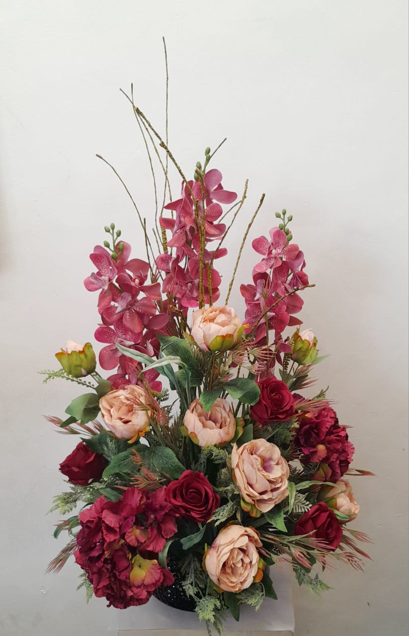 Artificial Floral Arrangement (h:75cm w:50cm)