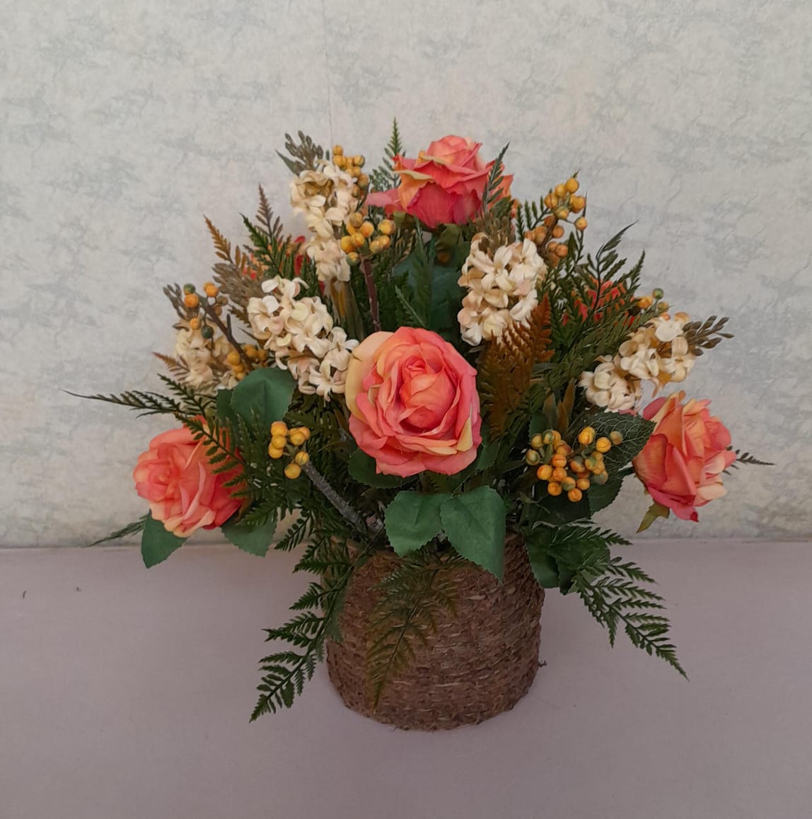 Artificial Floral Arrangement (h:35cm w:40cm)