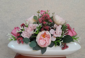 Artificial Floral Arrangement (h:30cm w:40cm)