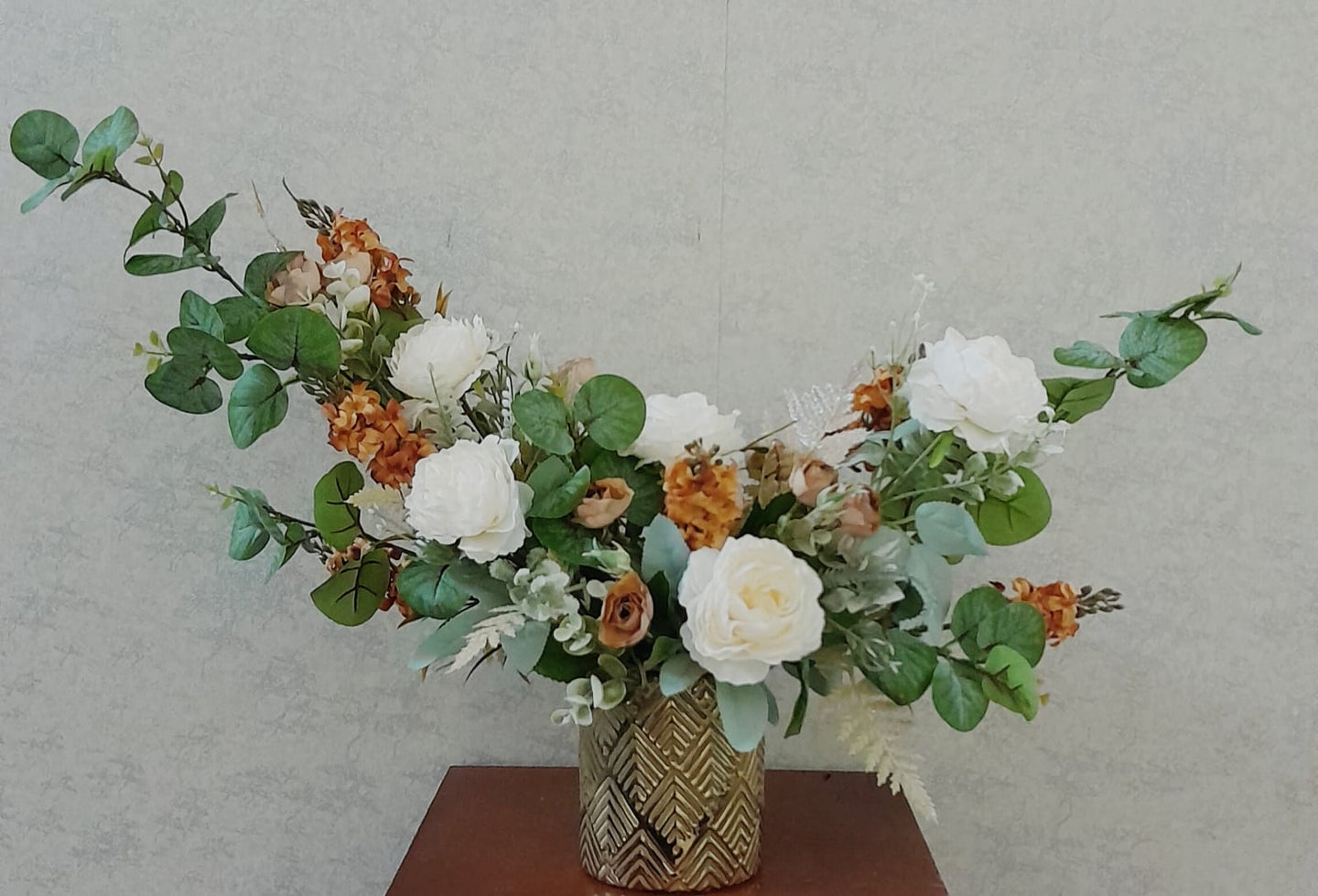 Artificial Floral Arrangement (h:30cm w:60cm)