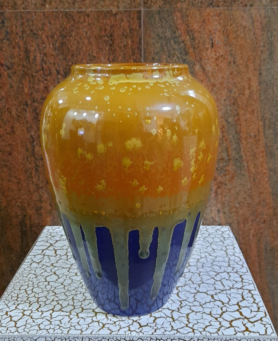 25cm Glazed Porcelain Vase (Authentic) - Green Gardens Mihiliya (Pvt) Ltd