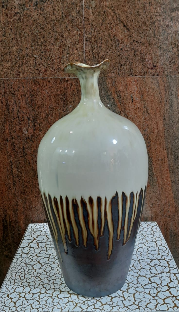 33cm Glazed Porcelain Vase (Authentic) - Green Gardens Mihiliya (Pvt) Ltd