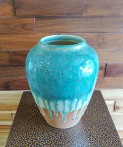 25cm Glazed Porcelain Vase (Authentic) - Green Gardens Mihiliya (Pvt) Ltd