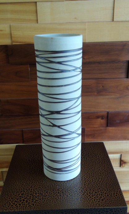 35cm Porcelain Vase (Authentic) - Green Gardens Mihiliya (Pvt) Ltd