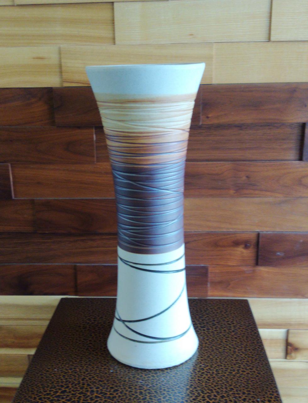 34cm Porcelain Vase (Authentic) - Green Gardens Mihiliya (Pvt) Ltd