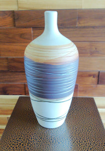 32cm Porcelain Vase (Authentic) - Green Gardens Mihiliya (Pvt) Ltd
