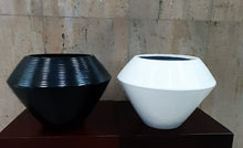 Load image into Gallery viewer, 25cmGlazed Ceramic Pot (L) - Green Gardens Mihiliya (Pvt) Ltd
