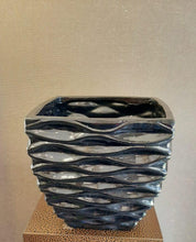 Load image into Gallery viewer, 25cm Square Ceramic Base - Green Gardens Mihiliya (Pvt) Ltd

