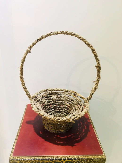 Kithul Basket with Handle (h: 33cm, w: 26cm) - Green Gardens Mihiliya (Pvt) Ltd