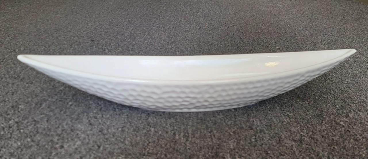 Boat Shaped Polymer Base (h:8cm w:50cm)