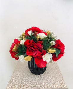 Artificial Flower Arrangement (h:26cm w:24cm)