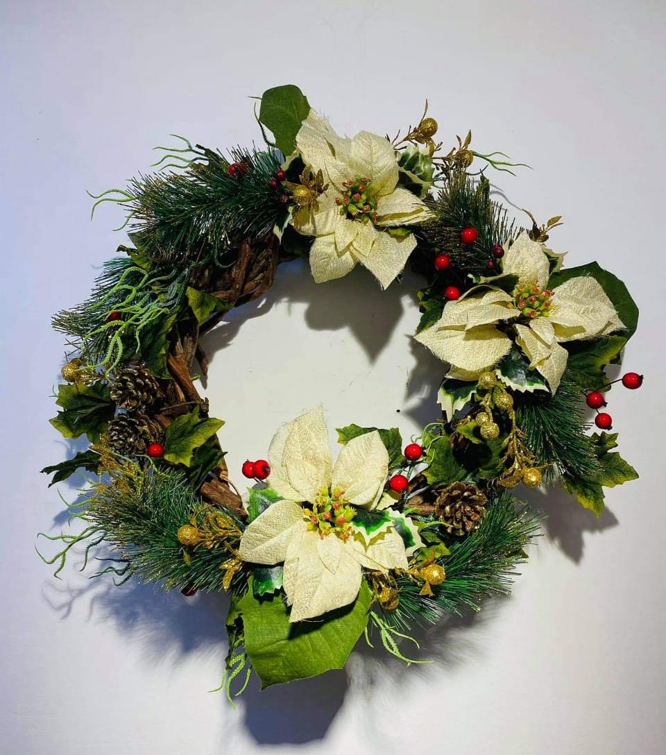 Artificial X'mas Arrangement (h:47cm w:43cm)