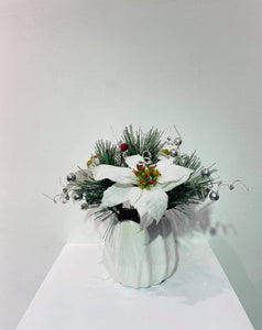 Artificial X'mas Arrangement (h:22cm w:26cm)