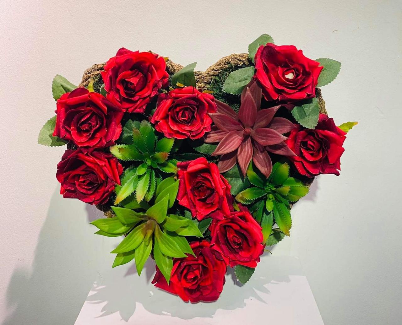 Artificial Floral Arrangement (h:33cm w:36cm)