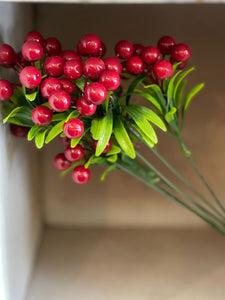 37cm Red Berry Bunch