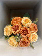 Load image into Gallery viewer, Two Colour Shaded Rose Bunch (9 flowers)
