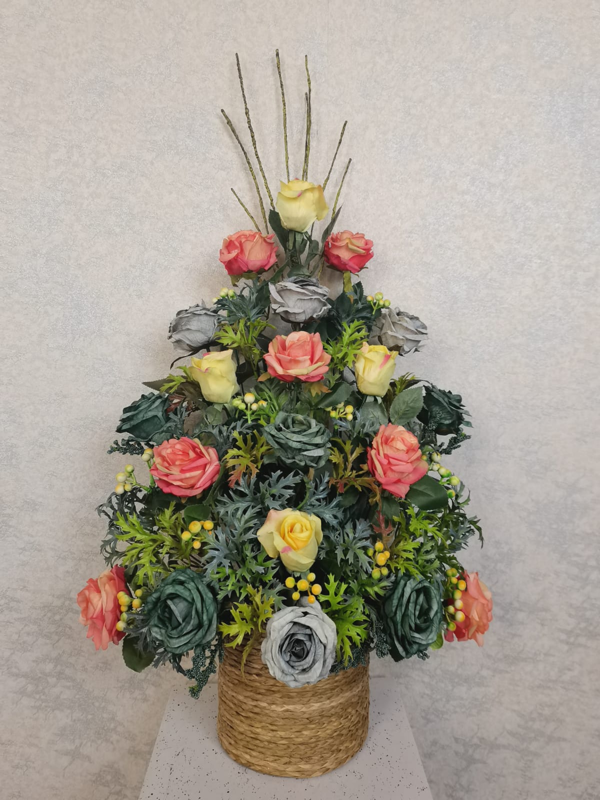 Artificial Floral Arrangement (h:80cm w:51cm)