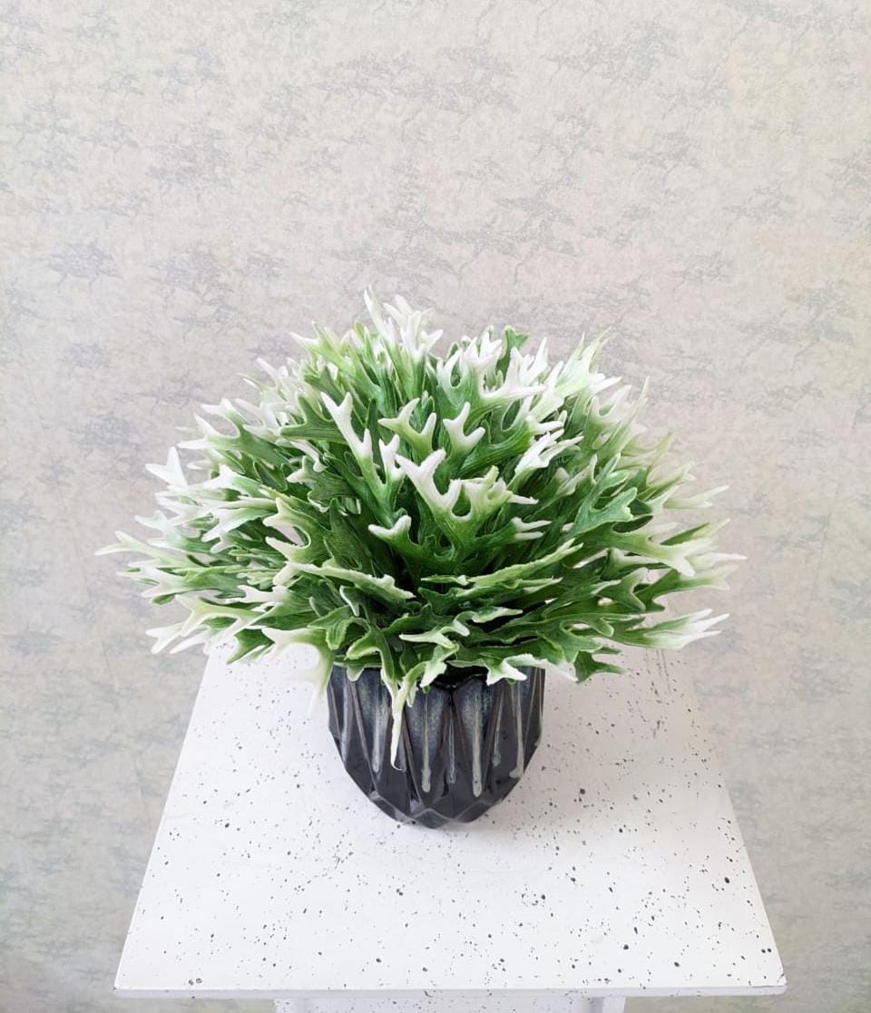 Artificial Floral Arrangement (h:29cm w:30cm)