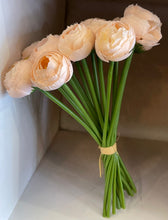 Load image into Gallery viewer, 23cm Ranenculus Flower Bunch
