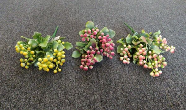 30cm Berry Bunch - Green Gardens Mihiliya (Pvt) Ltd